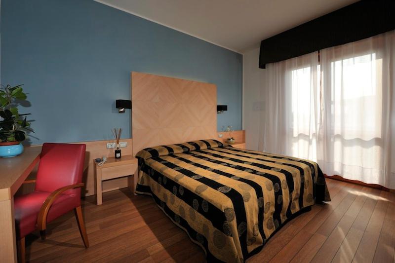 Hotel Eden Bibione Exterior photo